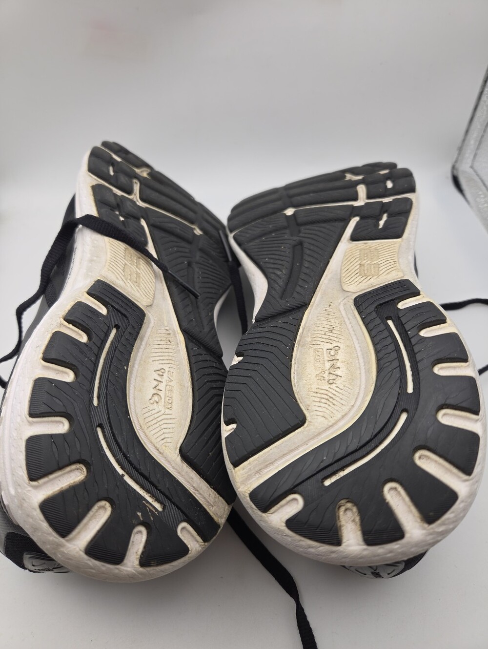 Brooks Adrenaline GTS 23 Women’s 9.5 Wide Running Shoes - Picture 7 of 10